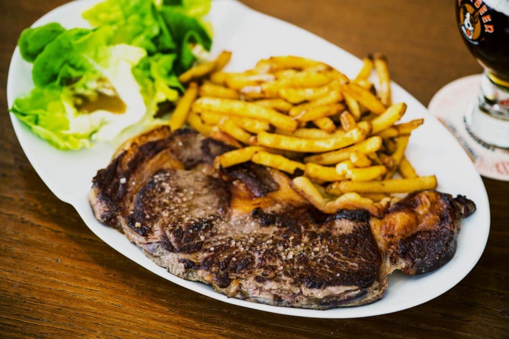 Watson's Pub - Notre entrecôte avec ses frites